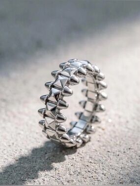 RingsTextured Spike-Detail Women’s Ring - Silver